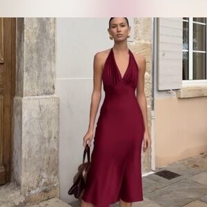 MS PLEAT DRESS ONARIN Backless Burgundy Dress